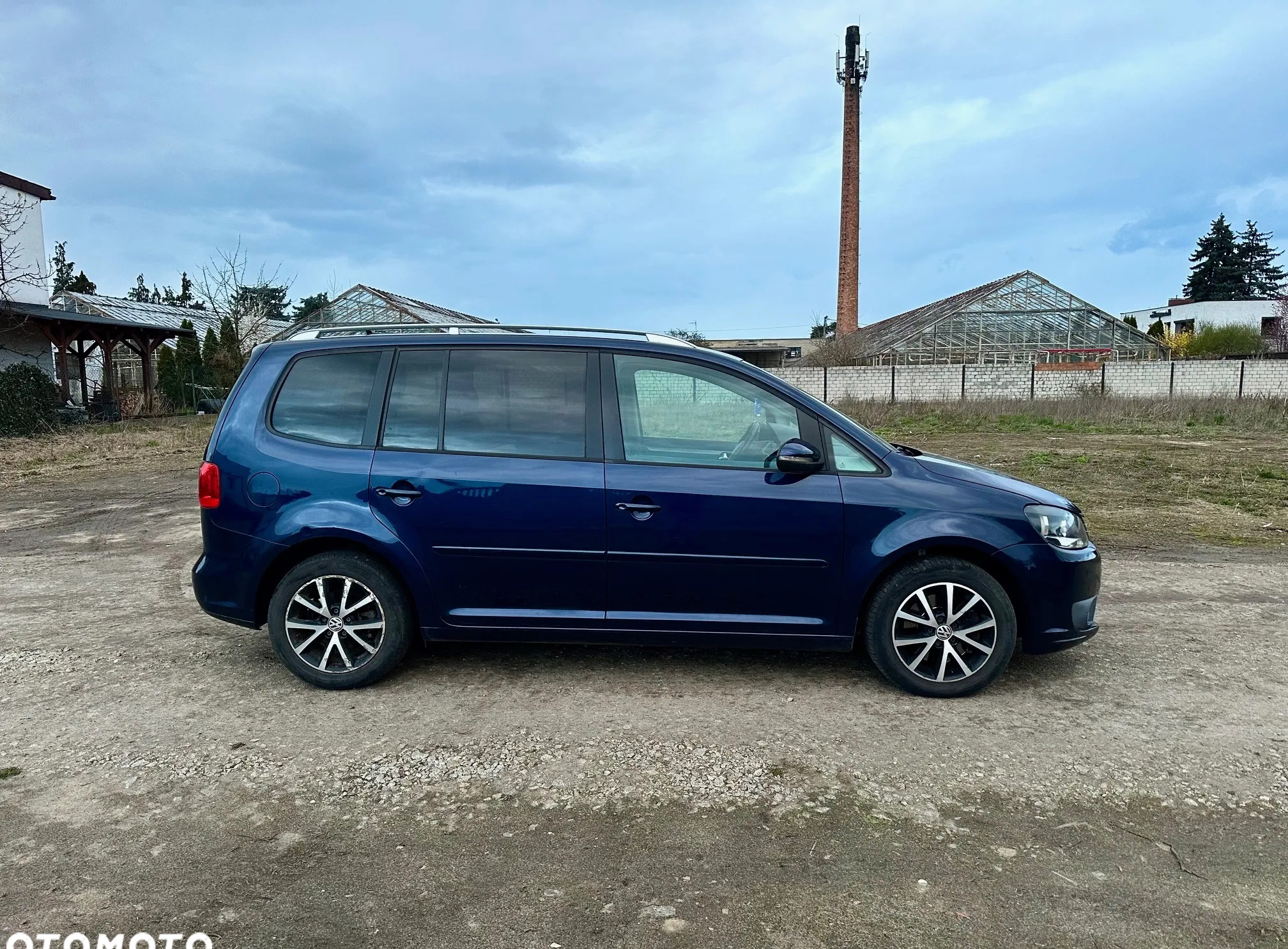 Volkswagen Touran cena 36500 przebieg: 176000, rok produkcji 2011 z Pleszew małe 46